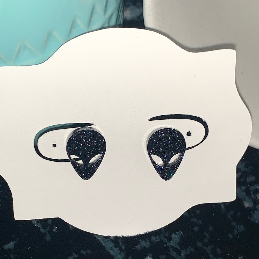 ▪️Alien Stud Earrings▪️
